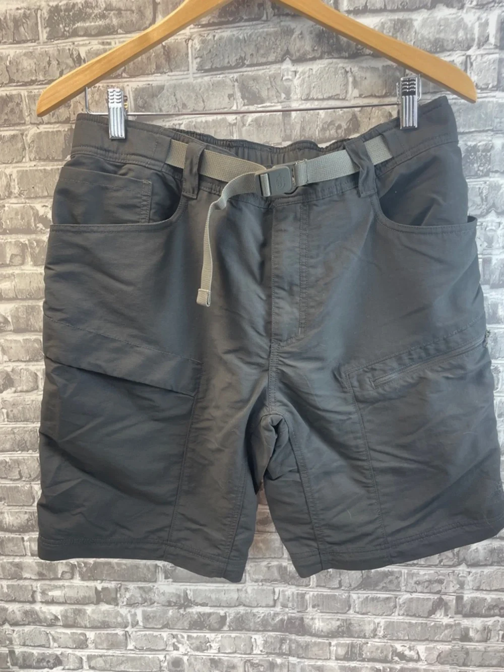 The North Face‎ Men's Dark Gray Cargo Shorts with Web Belt